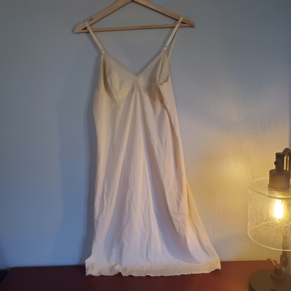 Vintage Slip Vanity Fair Size 36 Large